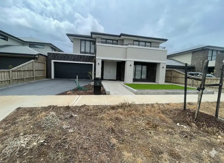 5 Honeyeater Way, Rockbank VIC 3335
