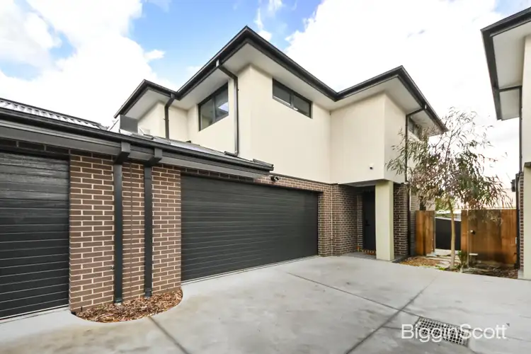 Main view of Homely townhouse listing, 2/37 Anne Road, Knoxfield VIC 3180