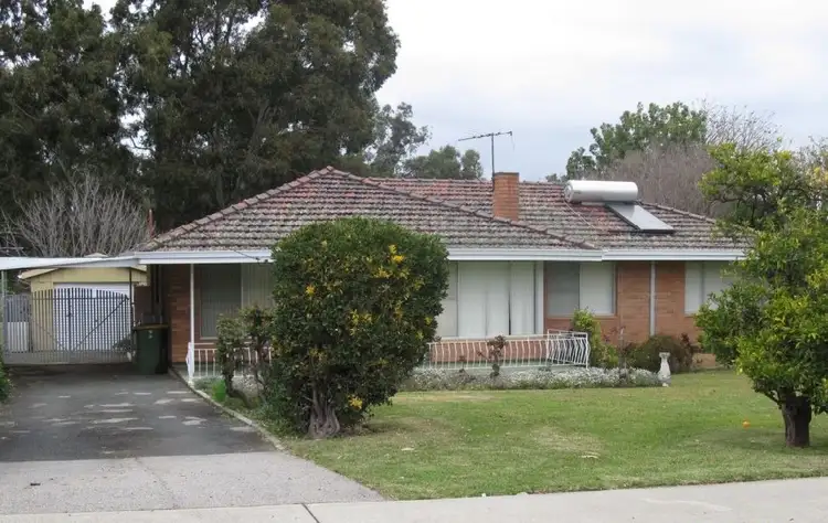 8 Broula Road, Kalamunda WA 6076