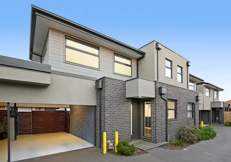 2/7 Alexander Avenue, Thomastown VIC 3074