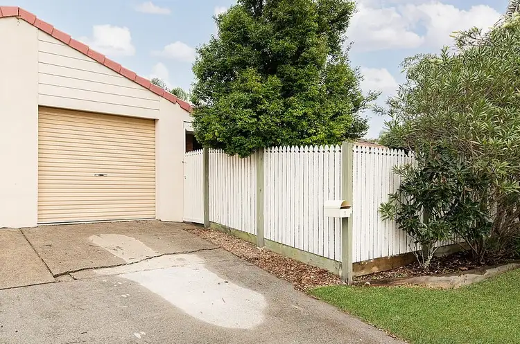 1/196 Whiting Street, Labrador QLD 4215