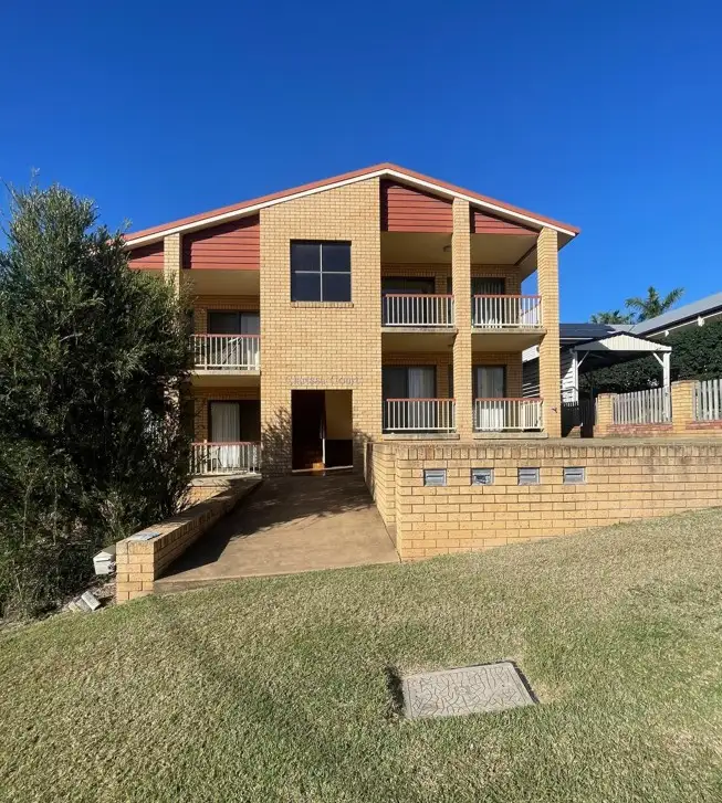 4/3 LAMINGTON STREET, The Range QLD 4700