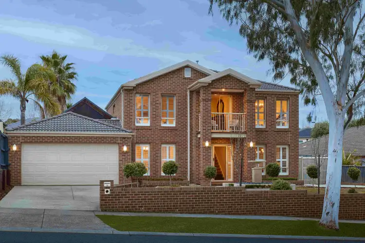 12 Riviera Drive, Berwick VIC 3806