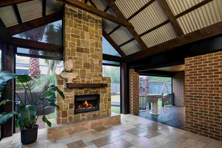 12 Riviera Drive, Berwick VIC 3806