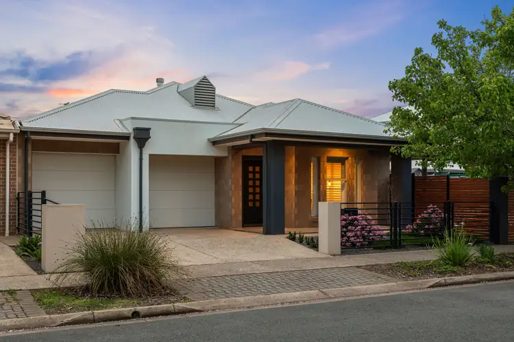 17 Crompton Drive, St Clair SA 5011