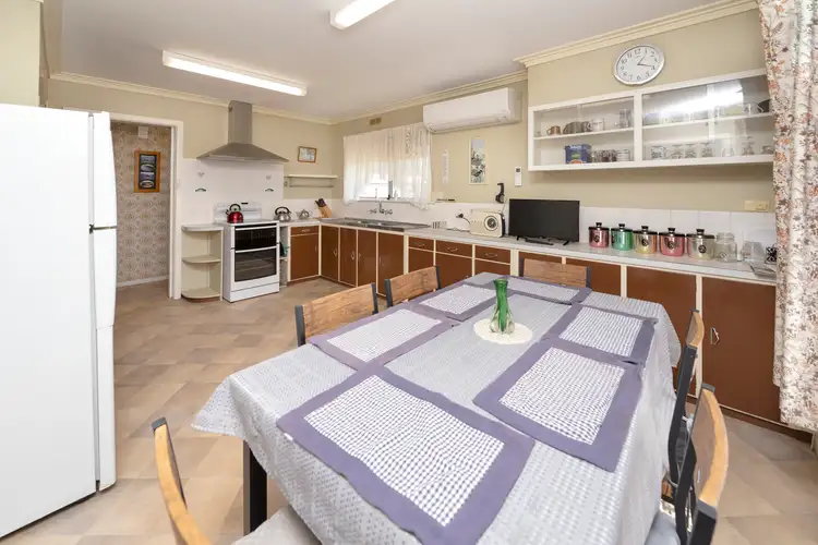 Fifth view of Homely house listing, 2 Standen Street, Swan Hill VIC 3585