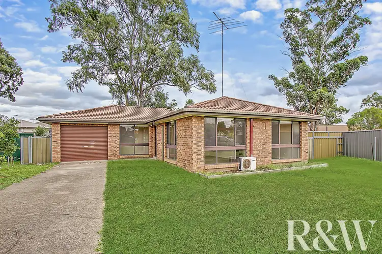 10 Magyar Place, Oakhurst NSW 2761