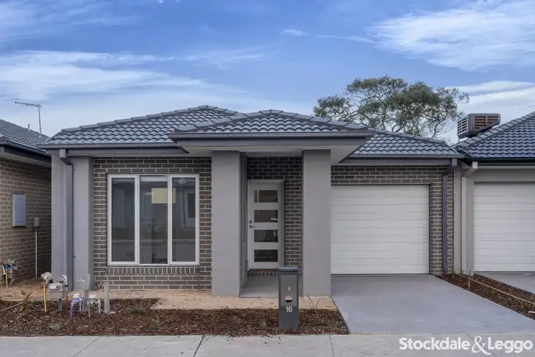 16 Ash Grove, Donnybrook VIC 3064
