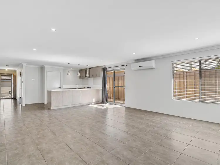 Second view of Homely house listing, 25 Rochdale Circle, Meadow Springs WA 6210