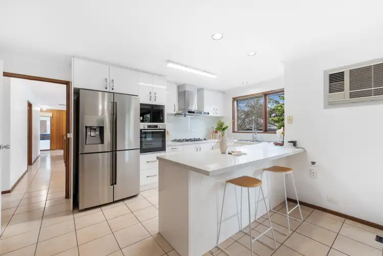 Fifth view of Homely house listing, 122 Fraser Crescent, Wantirna South VIC 3152