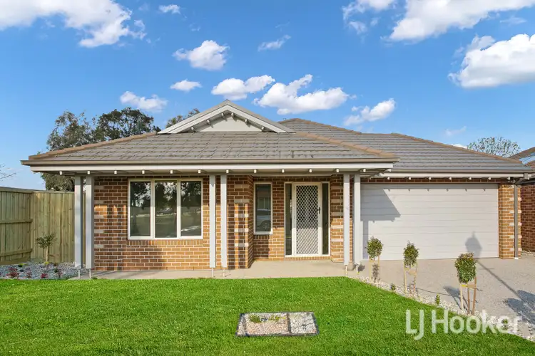 74 Fairhaven Boulevard, Melton West VIC 3337