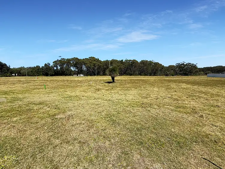 8 Fishburn Place, Dunbogan NSW 2443
