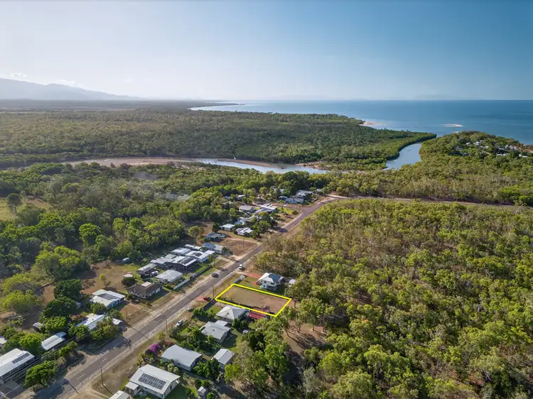 225 Balgal Beach Road, Balgal Beach QLD 4816