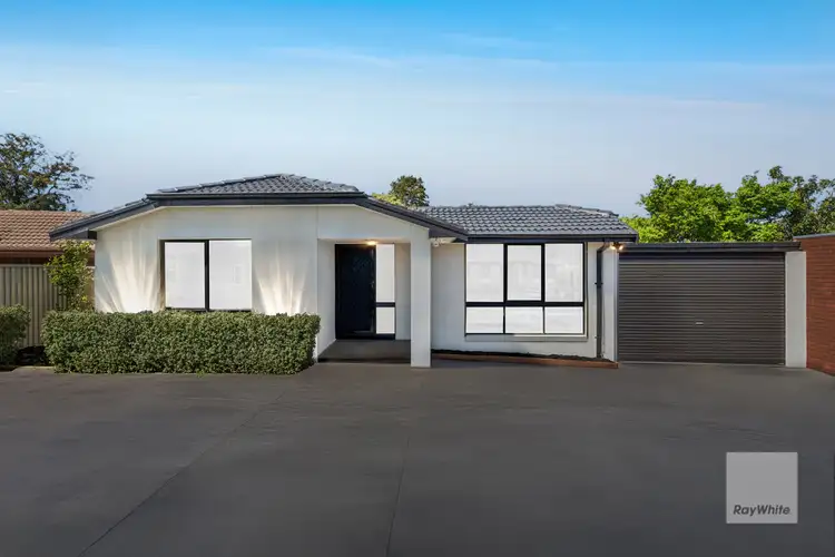 8 Angourie Crescent, Taylors Lakes VIC 3038