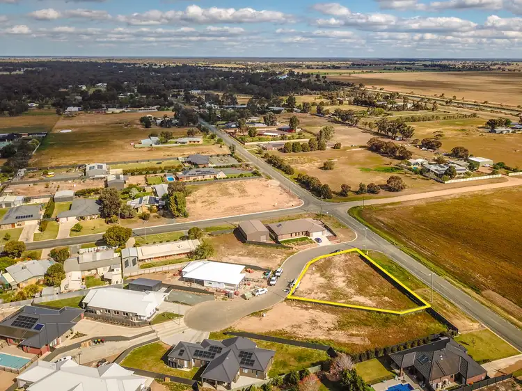 9 Robert Walter Place, Deniliquin NSW 2710