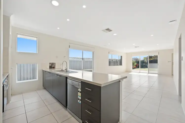 Sixth view of Homely house listing, 10 Honeysuckle Mews, Baldivis WA 6171