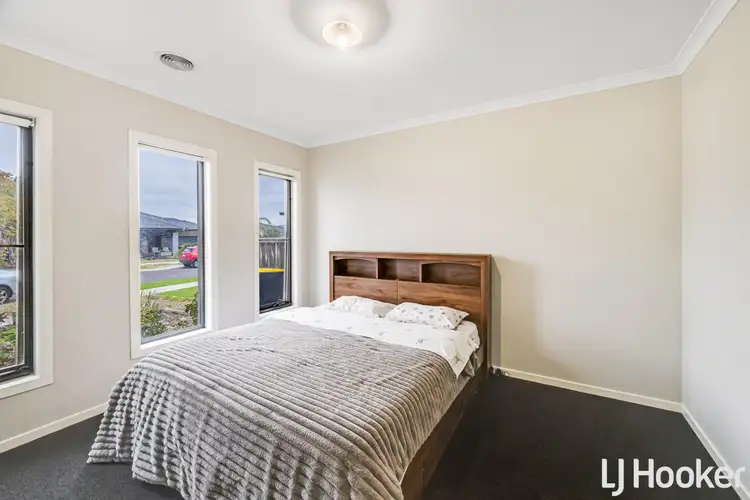 Second view of Homely house listing, 7 Erden Court, Harkness VIC 3337