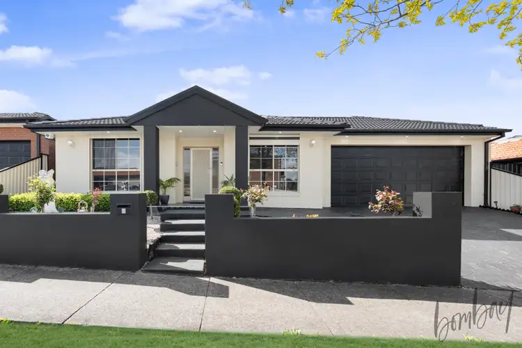 8 Wattleview Road, Roxburgh Park VIC 3064