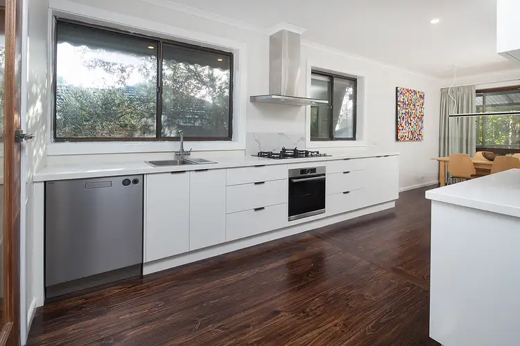 8 Beaconsfield Avenue, Frankston VIC 3199