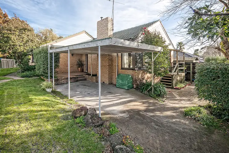 8 Beaconsfield Avenue, Frankston VIC 3199