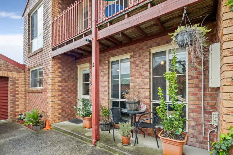 5 Warrambine Drive, Canadian VIC 3350