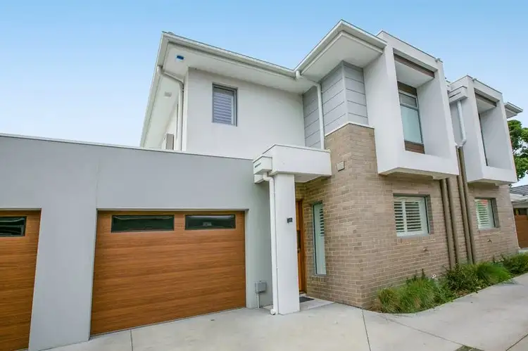 2/220 Elizabeth Street, Coburg North VIC 3058