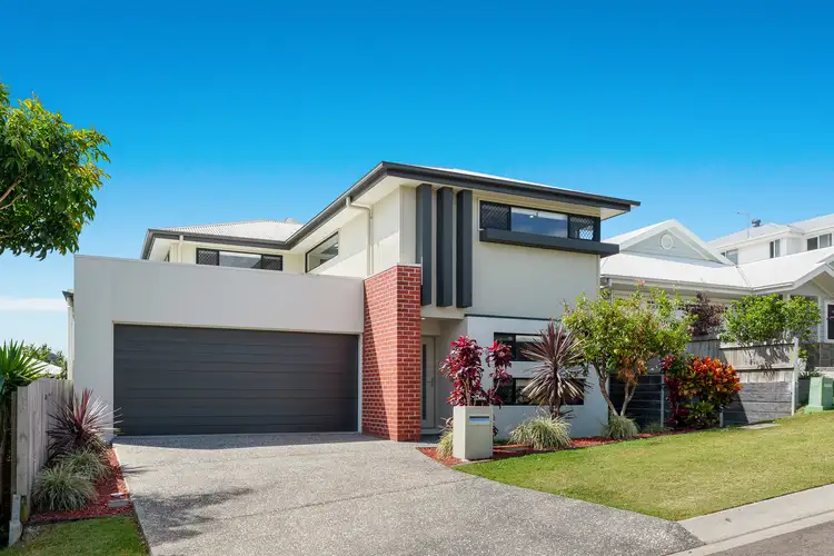 16 Viewland Crescent