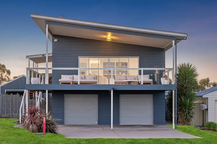 17 Lake Road, Milang SA 5256