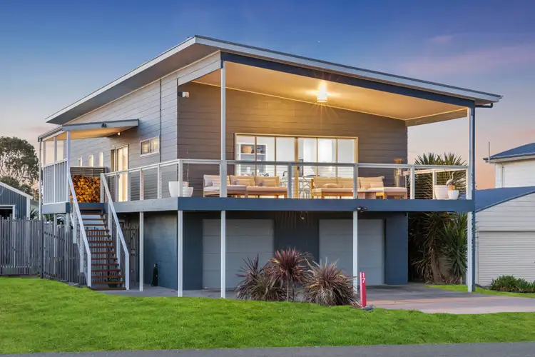 17 Lake Road, Milang SA 5256