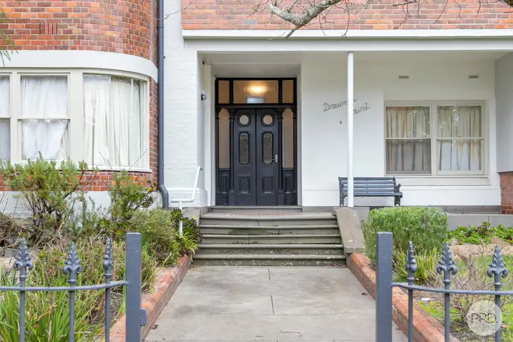 10/4 Lyons Street South, Ballarat Central VIC 3350