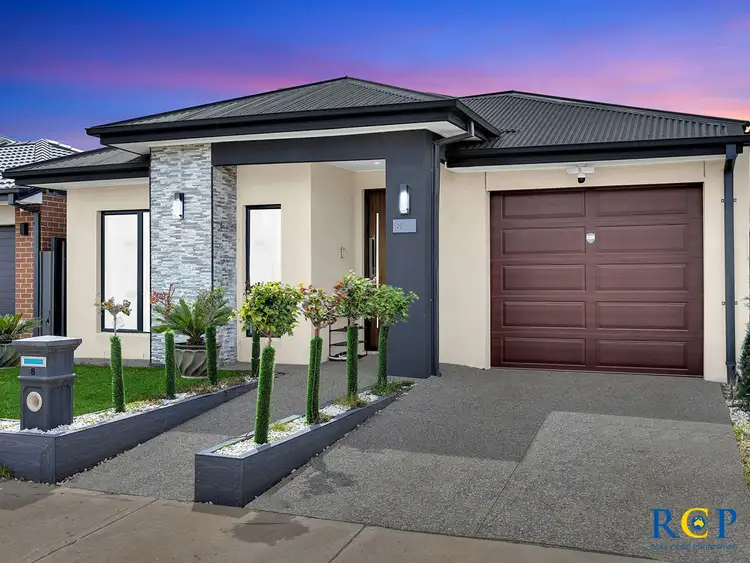 Second view of Homely house listing, 8 Hanish Street, Truganina VIC 3029