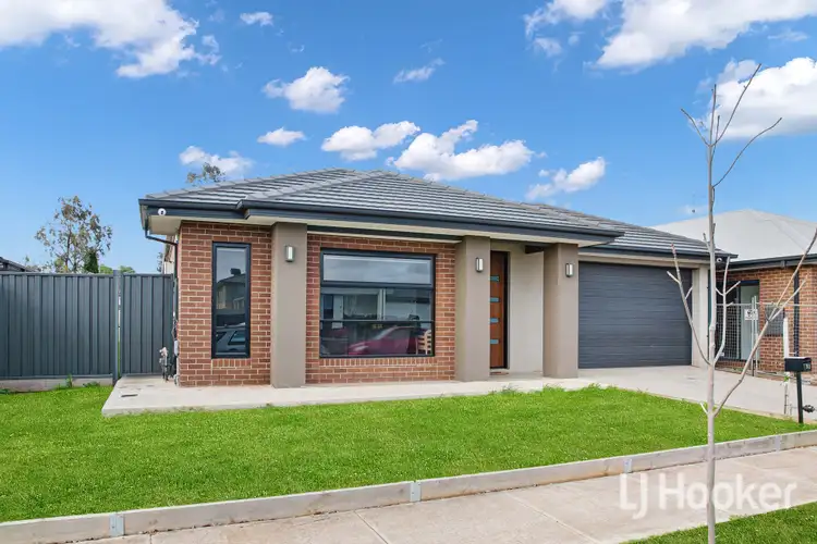 50 Antonio Drive, Melton South VIC 3338