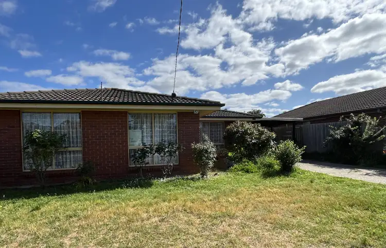 13 Vista Drive, Melton VIC 3337