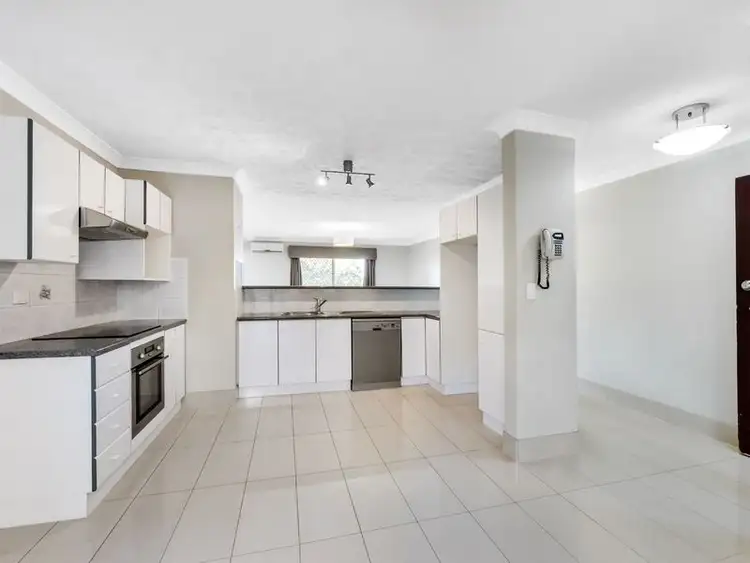 2/57 Dickson Street, Morningside QLD 4170