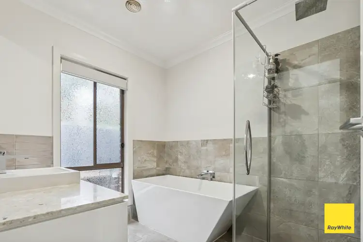 Fifth view of Homely house listing, 8 Kildonnan Place, Strathdale VIC 3550