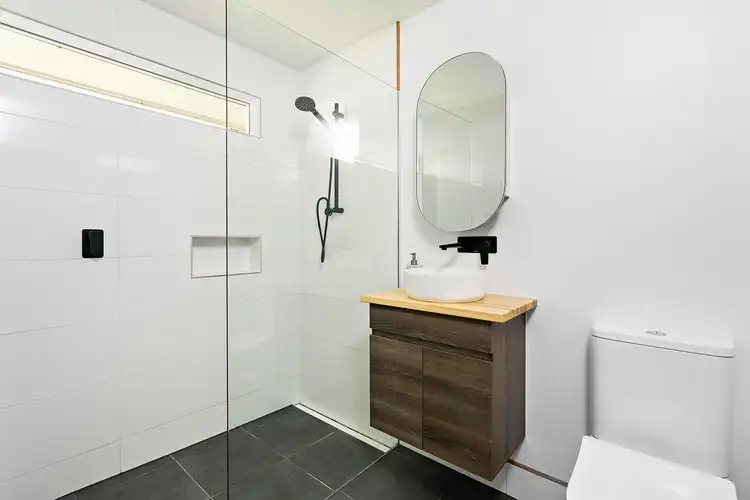 18 Mulberry Crescent