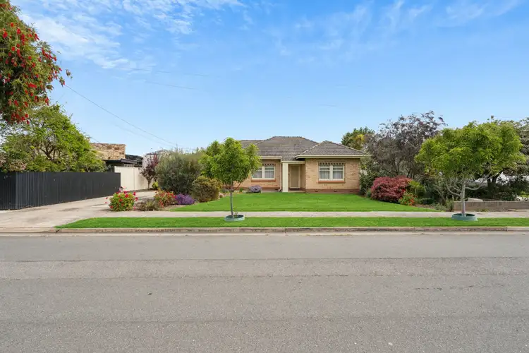 12 Colwood Avenue, Fulham SA 5024