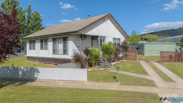 6 Ashdowne Avenue