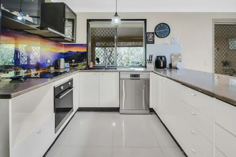 6 Roxby Court, Bonogin QLD 4213