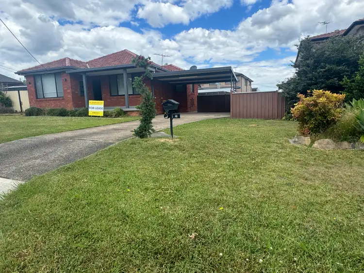 2 Garden place, Picnic Point NSW 2213