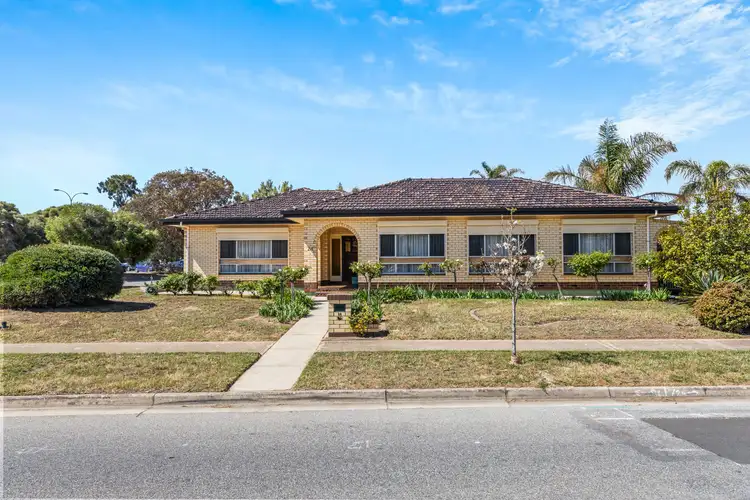 24 Lochside Drive, West Lakes SA 5021
