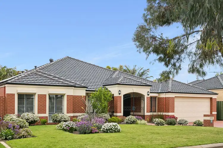 18 Willow Bank Entrance