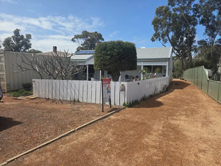 14 Manning Street, Myalup WA 6220