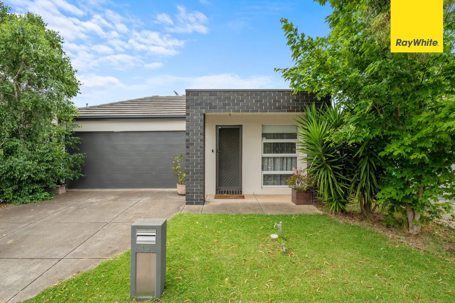 Main view of Homely house listing, 10 Clare St, Brookfield VIC 3338