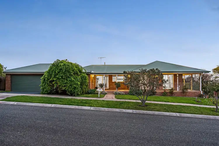 1 Cunneen Crescent, Berwick VIC 3806