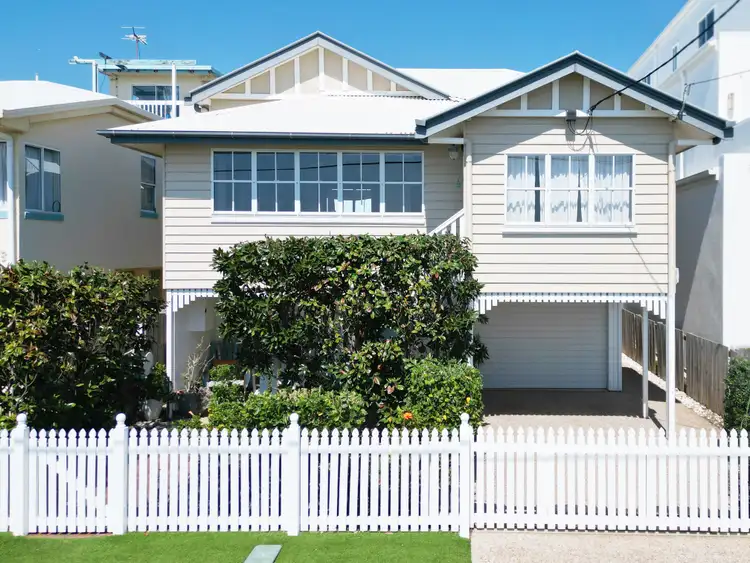 35 Flinders Parade, Scarborough QLD 4020