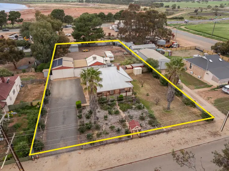 26 Ellis Street, Lochiel SA 5510
