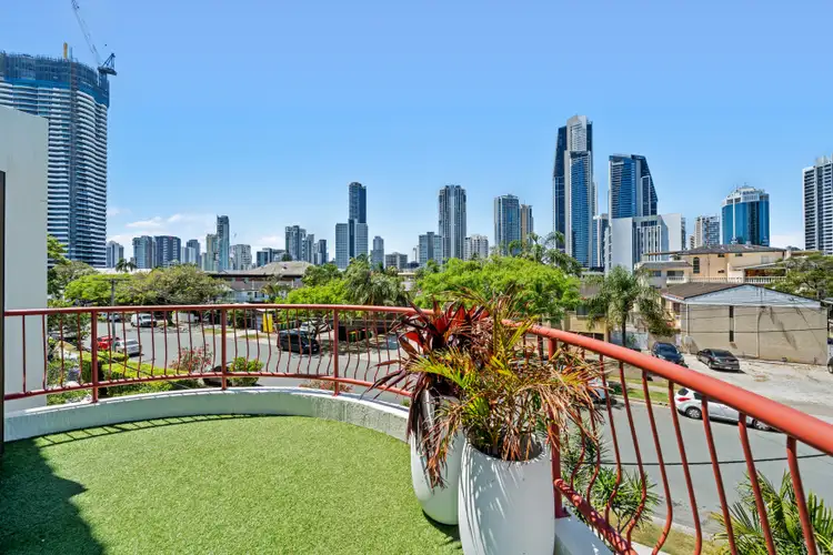 9/268 Stanhill Drive, Chevron Island QLD 4217