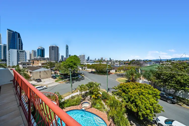 9/268 Stanhill Drive, Chevron Island QLD 4217