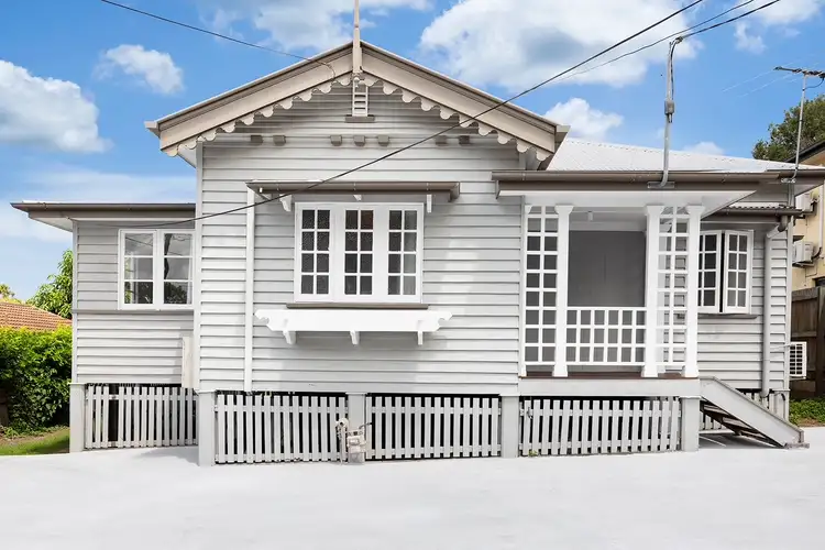 17 Hawken Drive, St Lucia QLD 4067